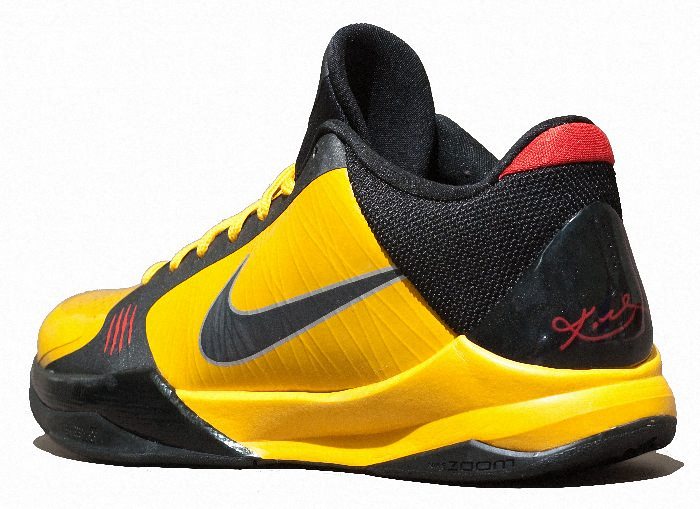 Kobe Bryant Nike Zoom Kobe V (5), Bruce Lee - Game of Death Edition with colors yellow, black and red. Picture 13