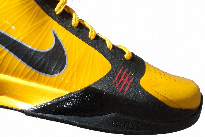 Kobe Bryant Nike Zoom Kobe V (5), Bruce Lee - Game of Death Edition with colors yellow, black and red. Picture 23