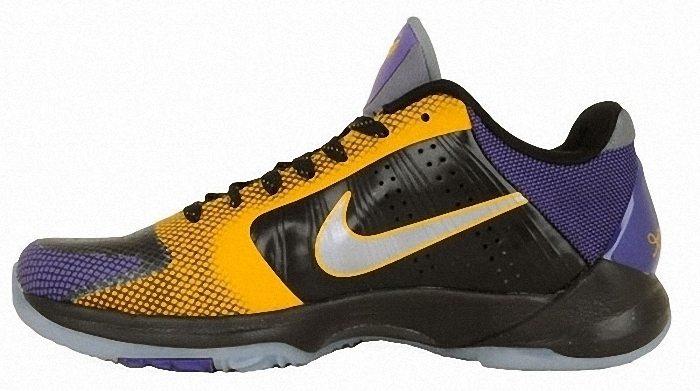 Kobe Bryant Nike Zoom Kobe V (5), Carpe Diem Edition with colors purple, black, white and gold. Picture 02