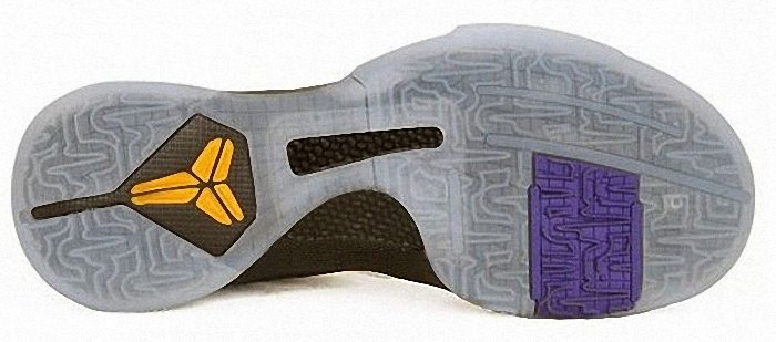 Kobe Bryant Nike Zoom Kobe V (5), Carpe Diem Edition with colors purple, black, white and gold. Picture 03
