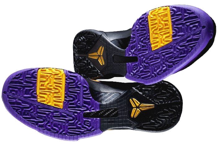 Kobe Bryant Nike Zoom Kobe V (5), Lakers Away Edition with colors black, purple and gold. Picture 04