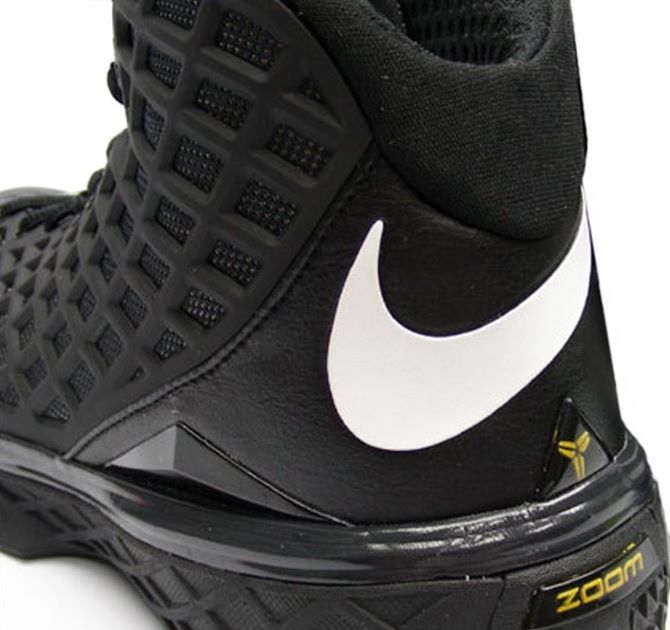 Kobe Bryant Shoes Pictures: Nike Zoom Kobe III (3) Black Mamba Edition