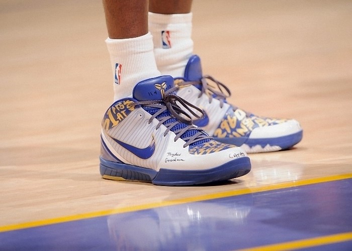Kobe Bryant Shoes Pictures: Nike Zoom Kobe IV (4) 61 Points Edition ...